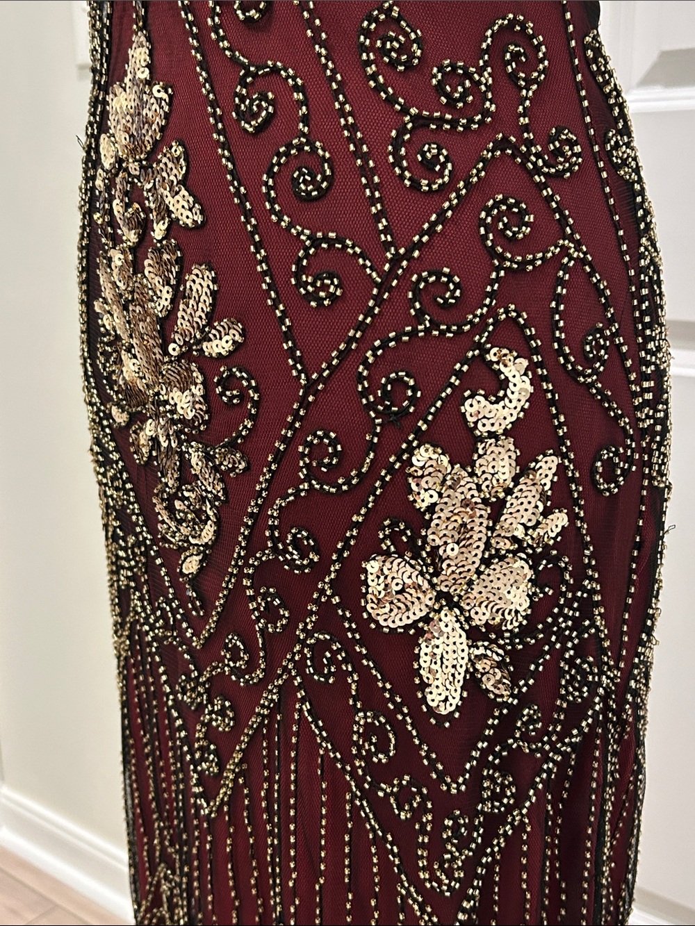 Babeyond Burgundy Flapper Dress with Gold Beading and Headband Feather XS - Picture 6 of 16